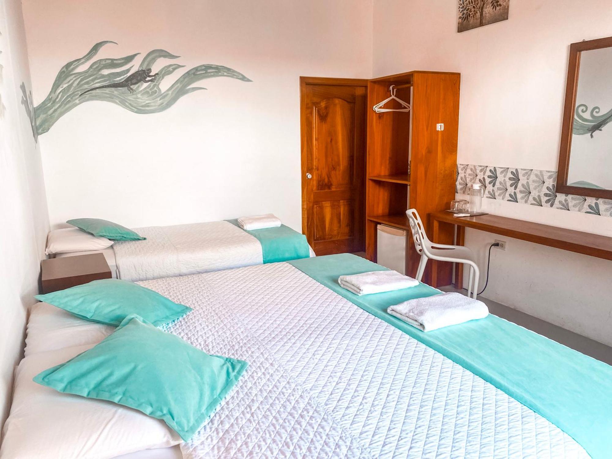 Hotel Coral Blanco With High Speed Internet Starlink And Galapagos Tour Operator Puerto Villamil Ngoại thất bức ảnh