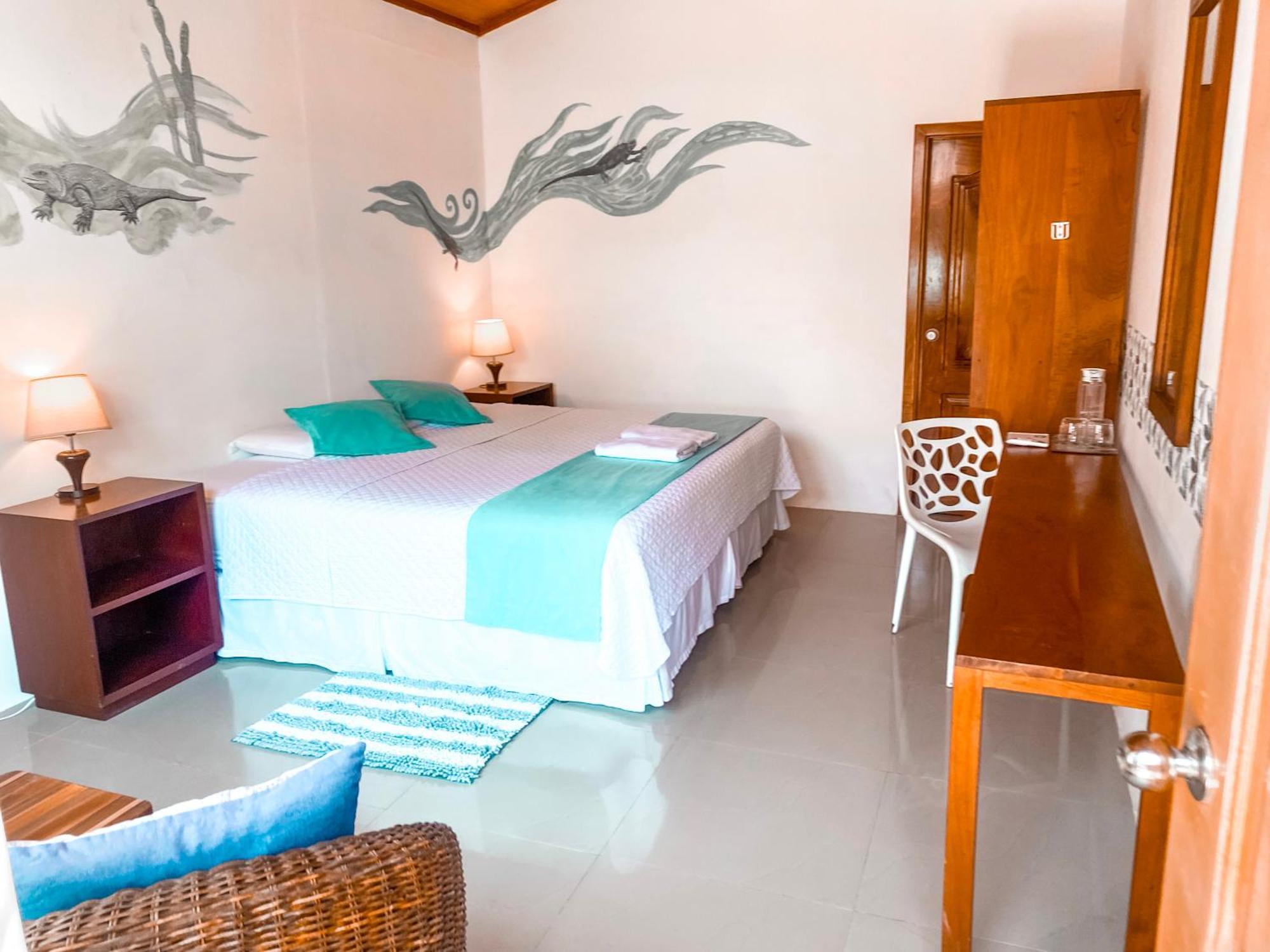 Hotel Coral Blanco With High Speed Internet Starlink And Galapagos Tour Operator Puerto Villamil Ngoại thất bức ảnh